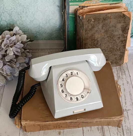 Vintage Rotary Phone - Anthigma